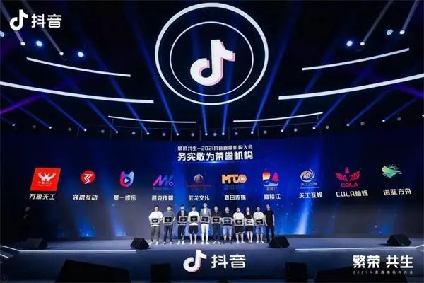 网络交友的利弊？